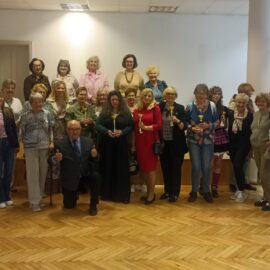 Dzień Matki przy brydżowym stoliku Dzień Matki przy brydżowym stoliku